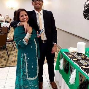 Meet your Posher, Khalida